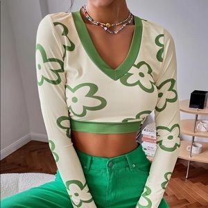 FLORAL PRINT RIBBED CROP TOP! NEVER WORN! SIZE SMALL.